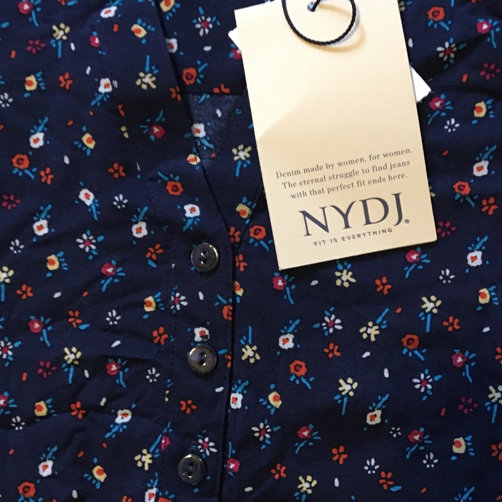 NWT NYDJ Top - Picture 2 of 2